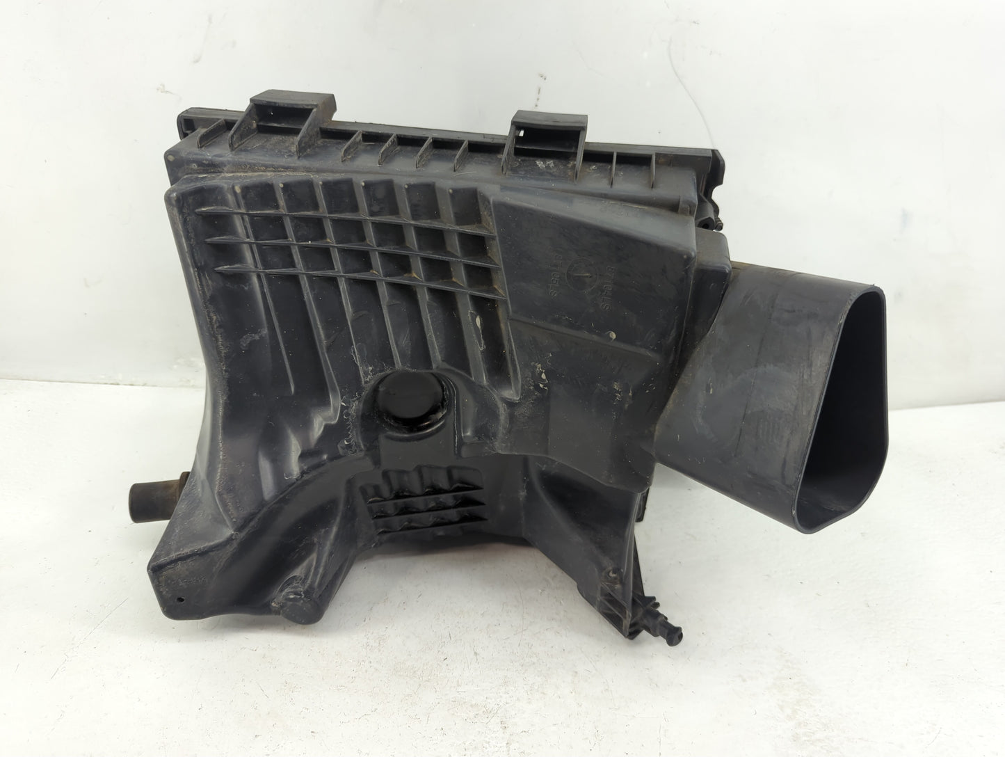 2011 Buick Regal Air Cleaner Intake-duct Hose Tube - Oemusedautoparts1.com