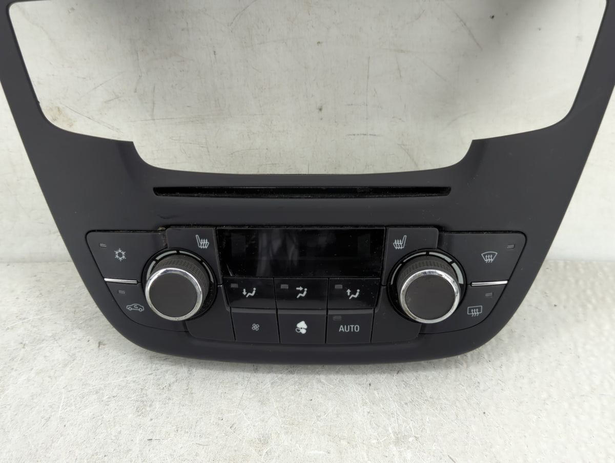Buick Regal Radio Control Panel 1384920 - Oemusedautoparts1.com