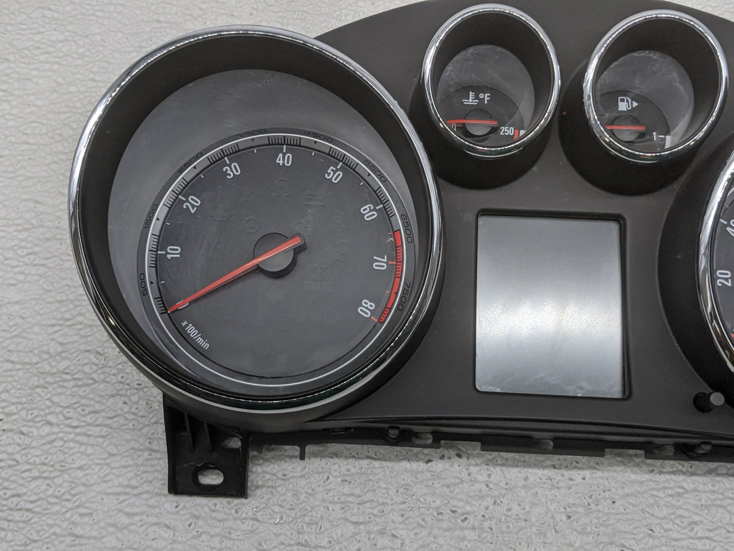2011 Buick Regal Instrument Cluster Speedometer Gauges P/N:13332274 Fits OEM Used Auto Parts - Oemusedautoparts1.com