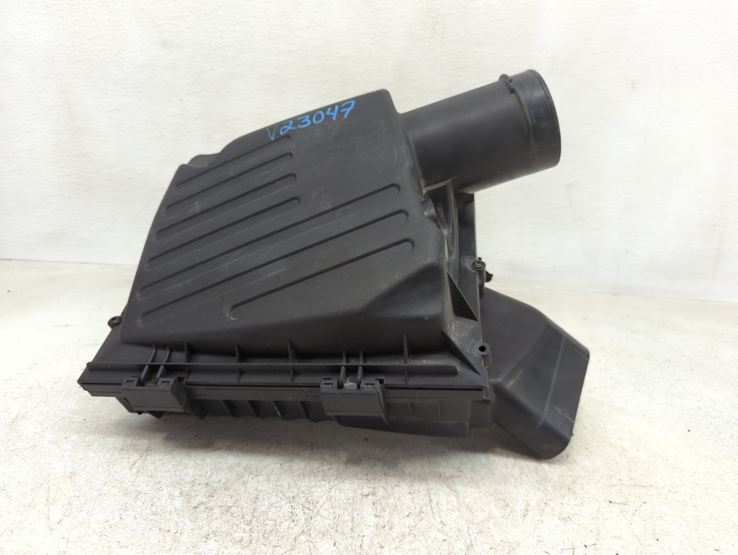 2011-2012 Buick Regal Air Cleaner Intake-duct Hose Tube - Oemusedautoparts1.com