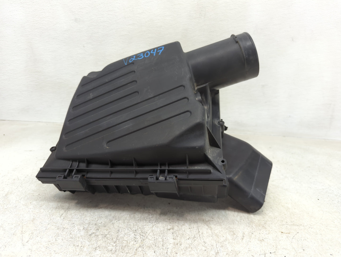 2011-2012 Buick Regal Air Cleaner Intake-duct Hose Tube - Oemusedautoparts1.com