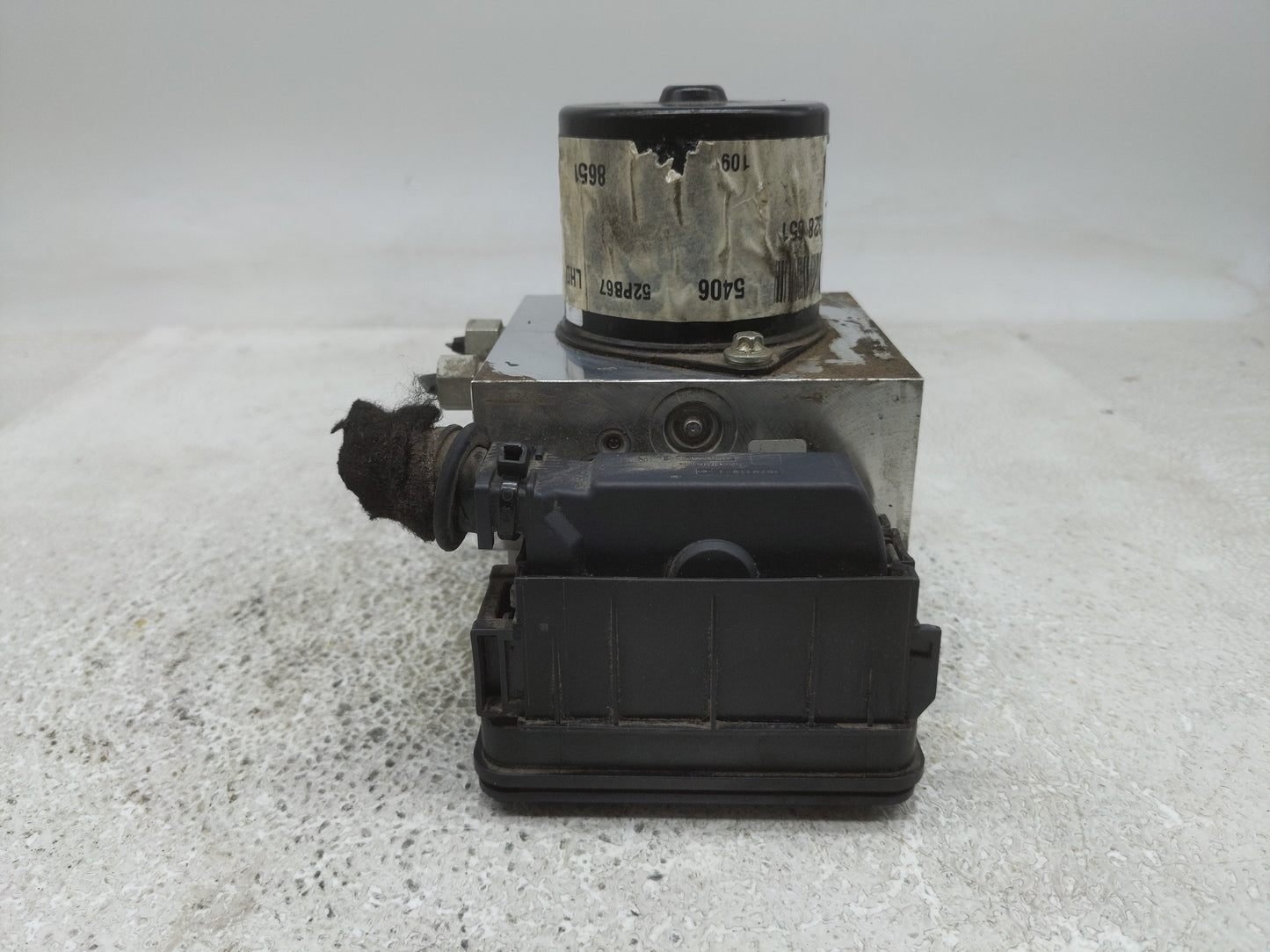 2011 Buick Regal ABS Pump Control Module Replacement P/N:13328651 Fits OEM Used Auto Parts - Oemusedautoparts1.com