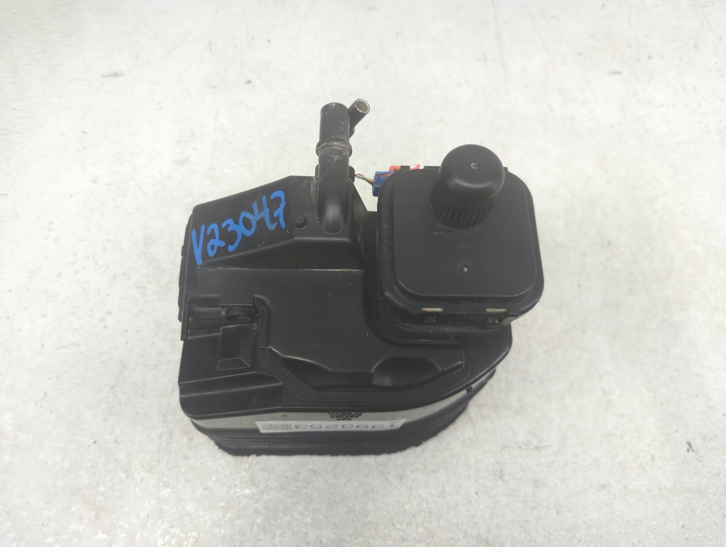 2011 Buick Regal Fuel Vapor Charcoal Canister 1393253 - Oemusedautoparts1.com