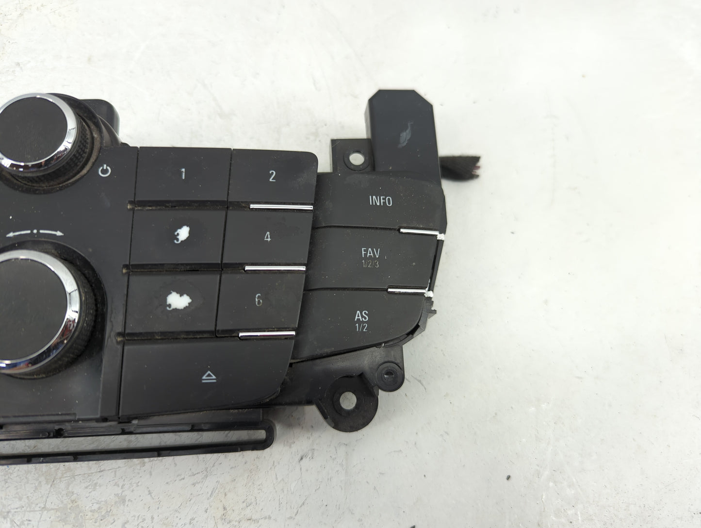 2011-2012 Buick Regal Radio Control Panel - Oemusedautoparts1.com