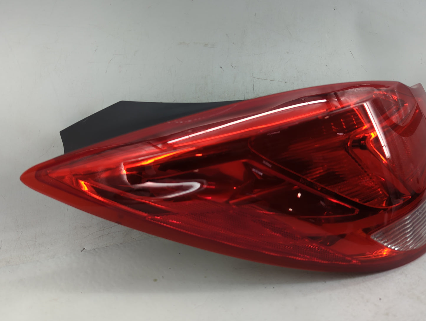 2011-2013 Buick Regal Tail Light Assembly Driver Left OEM P/N:168 352 Fits Fits 2011 2012 2013 OEM Used Auto Parts - Oemused