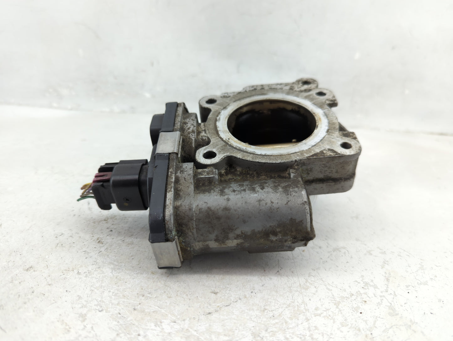 2011 Buick Regal Throttle Body P/N:668AA 186AA Fits Fits 2007 2008 2009 2010 OEM Used Auto Parts - Oemusedautoparts1.com