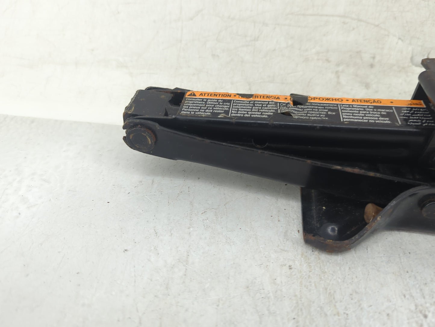 2011 Buick Regal Spare Scissor Car Jack - Oemusedautoparts1.com
