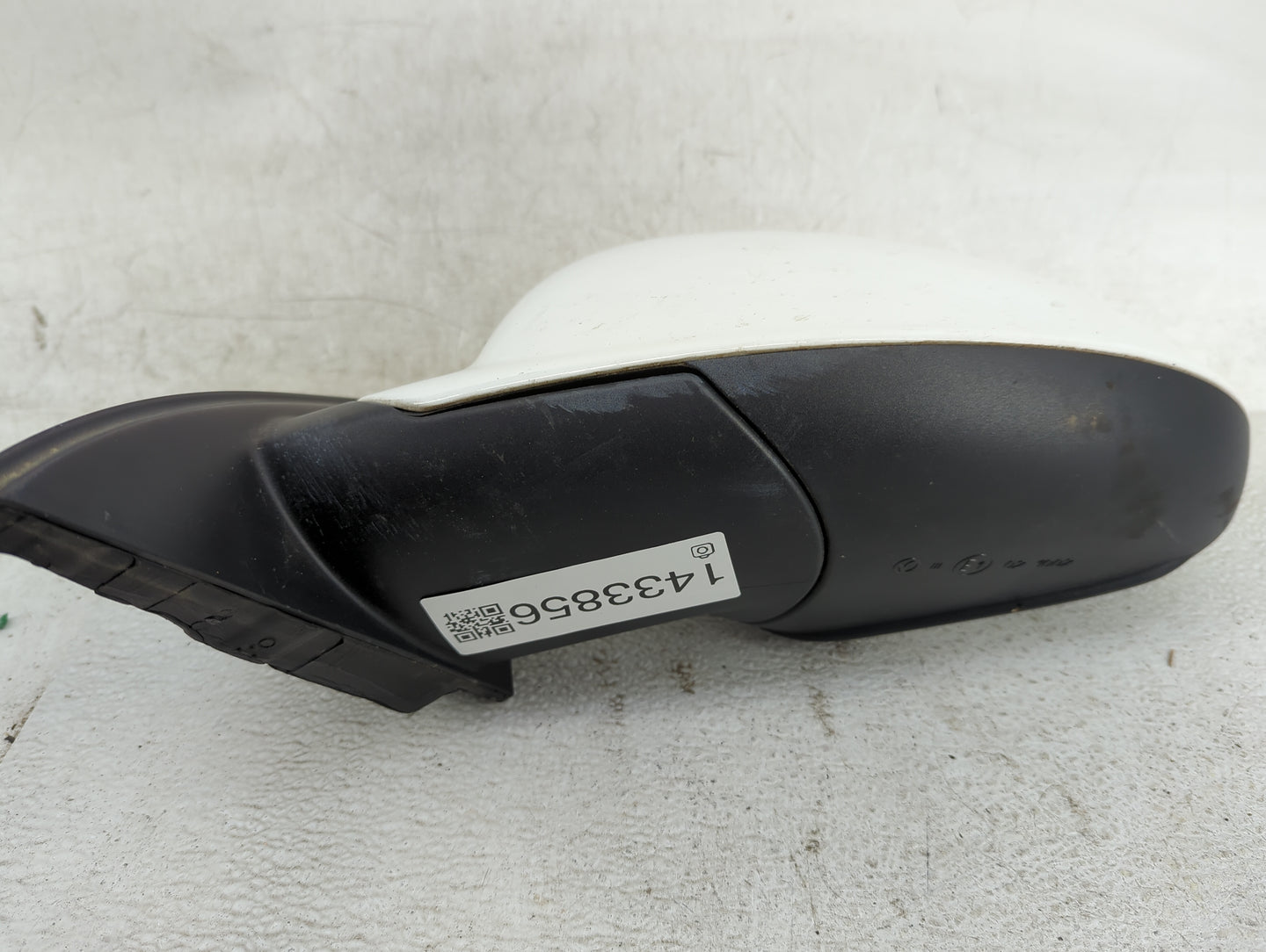 2011-2013 Buick Regal Driver Left Side View Manual Door Mirror - Oemusedautoparts1.com