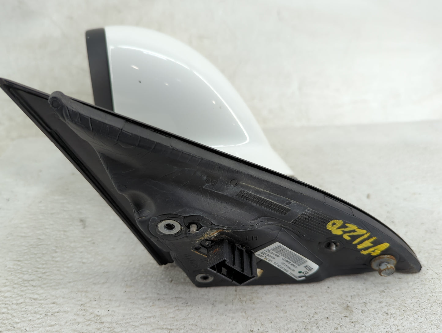 2011-2013 Buick Regal Driver Left Side View Manual Door Mirror - Oemusedautoparts1.com