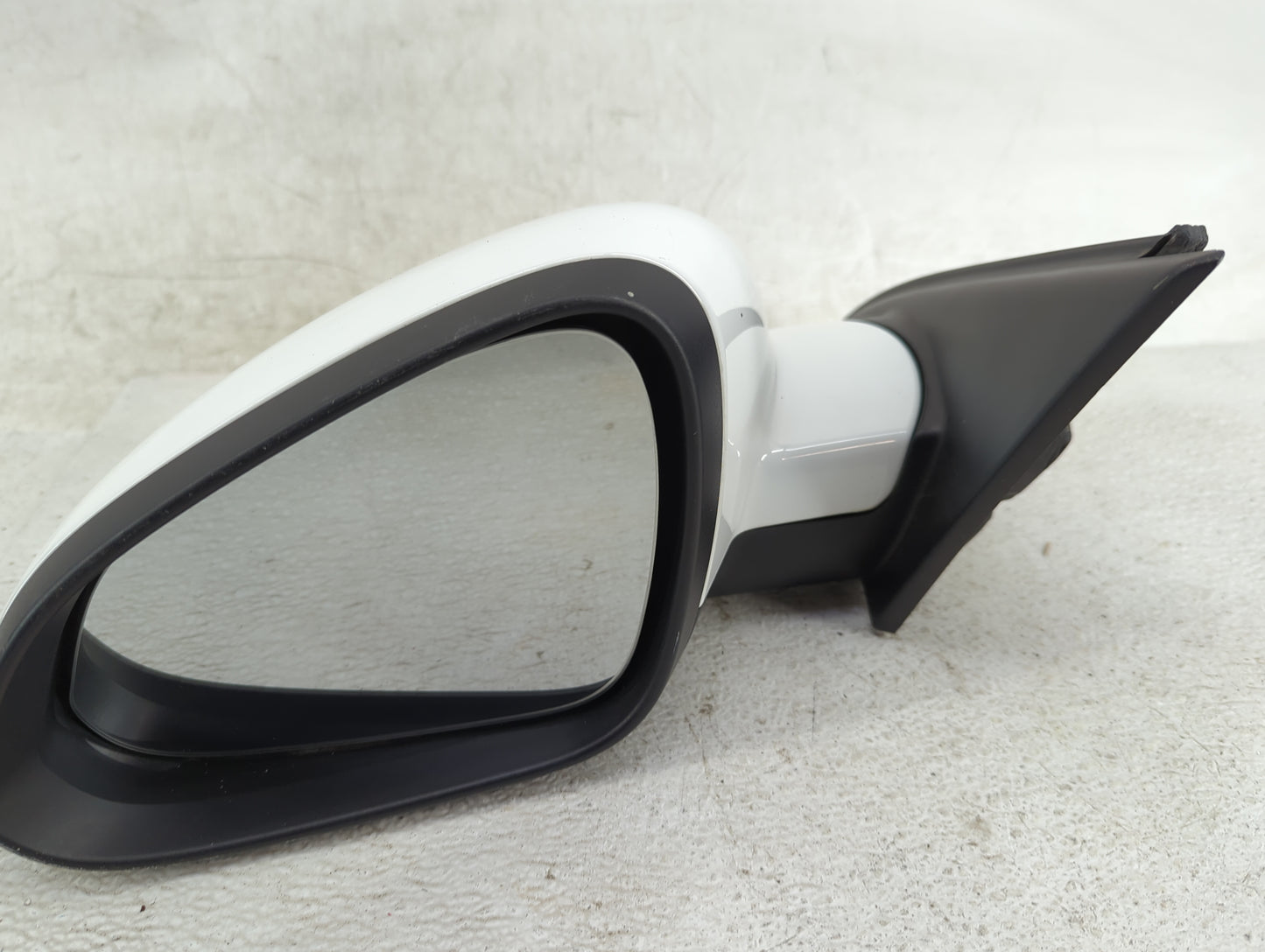 2011-2013 Buick Regal Driver Left Side View Manual Door Mirror - Oemusedautoparts1.com