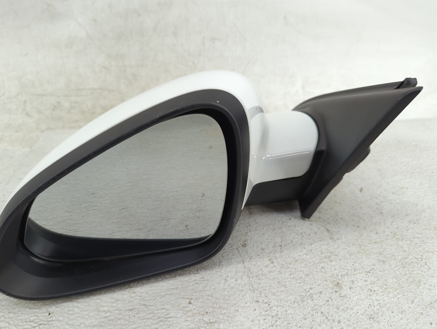 2011-2013 Buick Regal Driver Left Side View Manual Door Mirror - Oemusedautoparts1.com