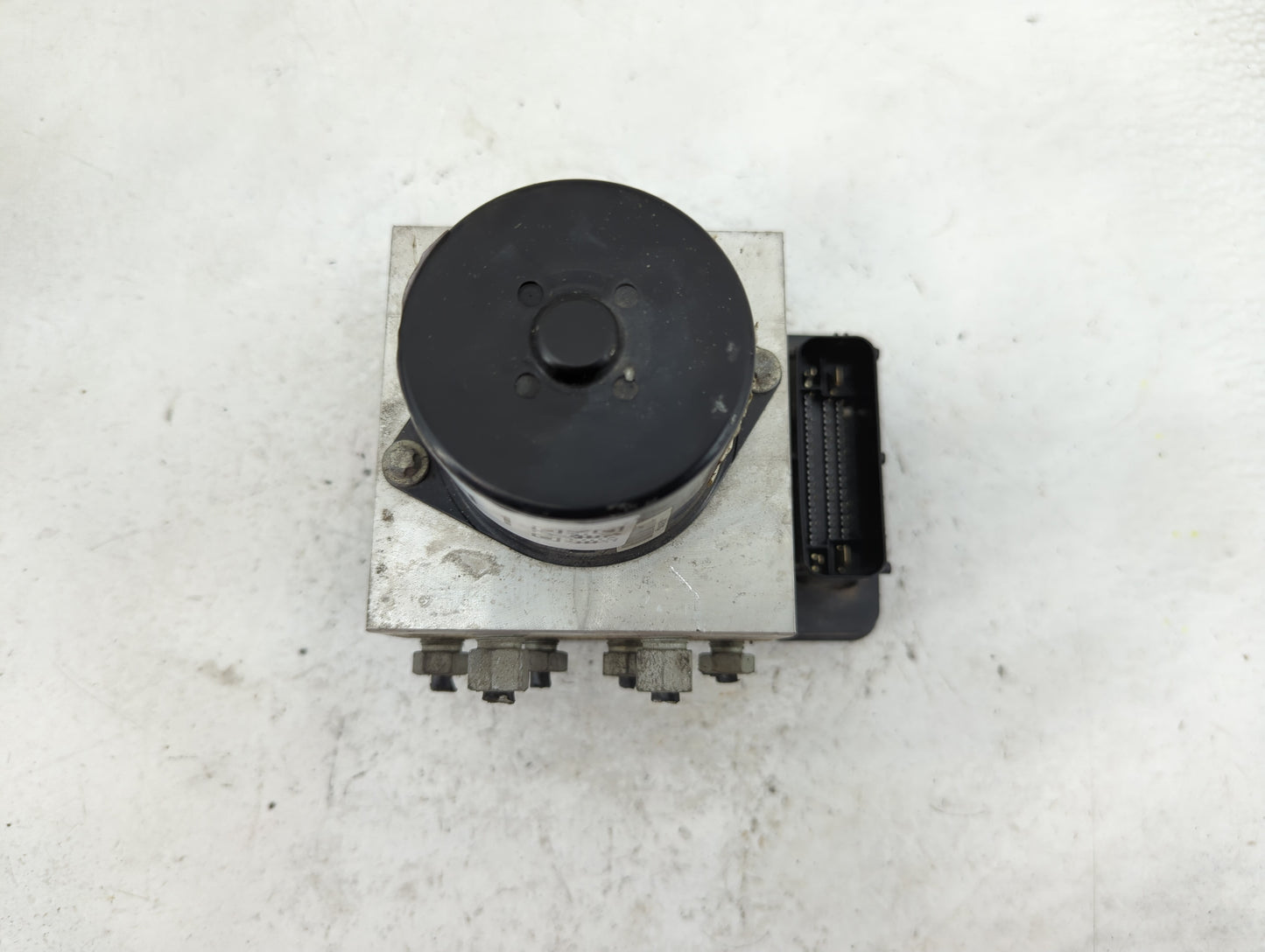 2011 Buick Regal ABS Pump Control Module Replacement P/N:22757649 Fits OEM Used Auto Parts - Oemusedautoparts1.com