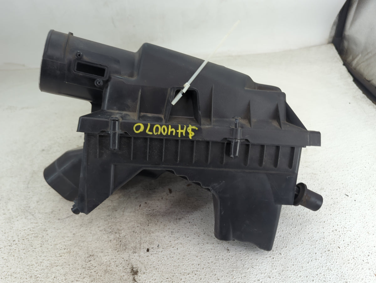 2011-2012 Buick Regal Air Cleaner Intake-duct Hose Tube 1494162 - Oemusedautoparts1.com