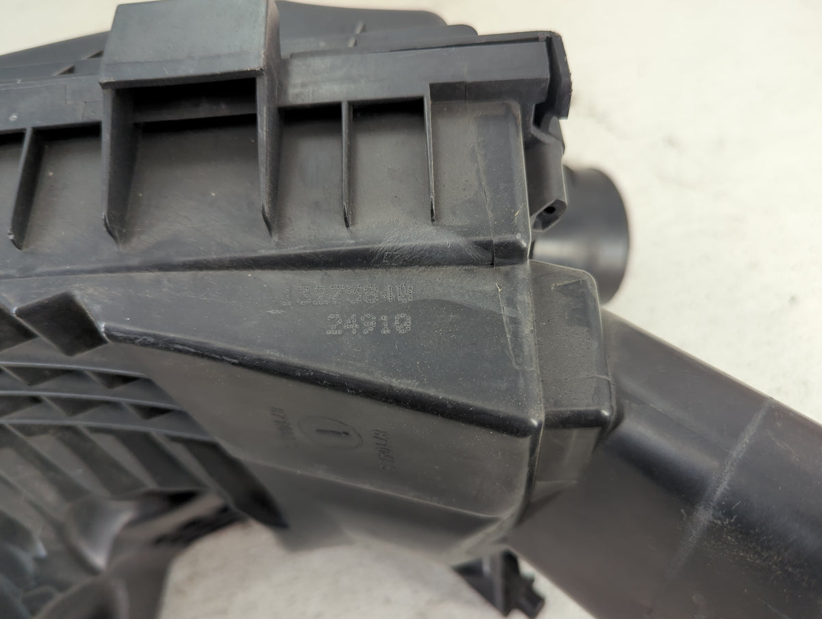 2011-2012 Buick Regal Air Cleaner Intake-duct Hose Tube 1494162 - Oemusedautoparts1.com