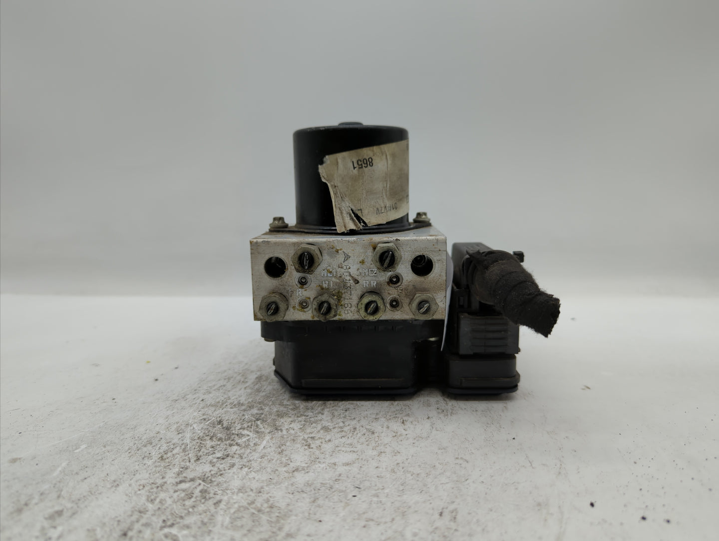 2011 Buick Regal ABS Pump Control Module Replacement P/N:13332549 22757649, 13328651, 22757639 Fits OEM Used Auto Parts - Oe
