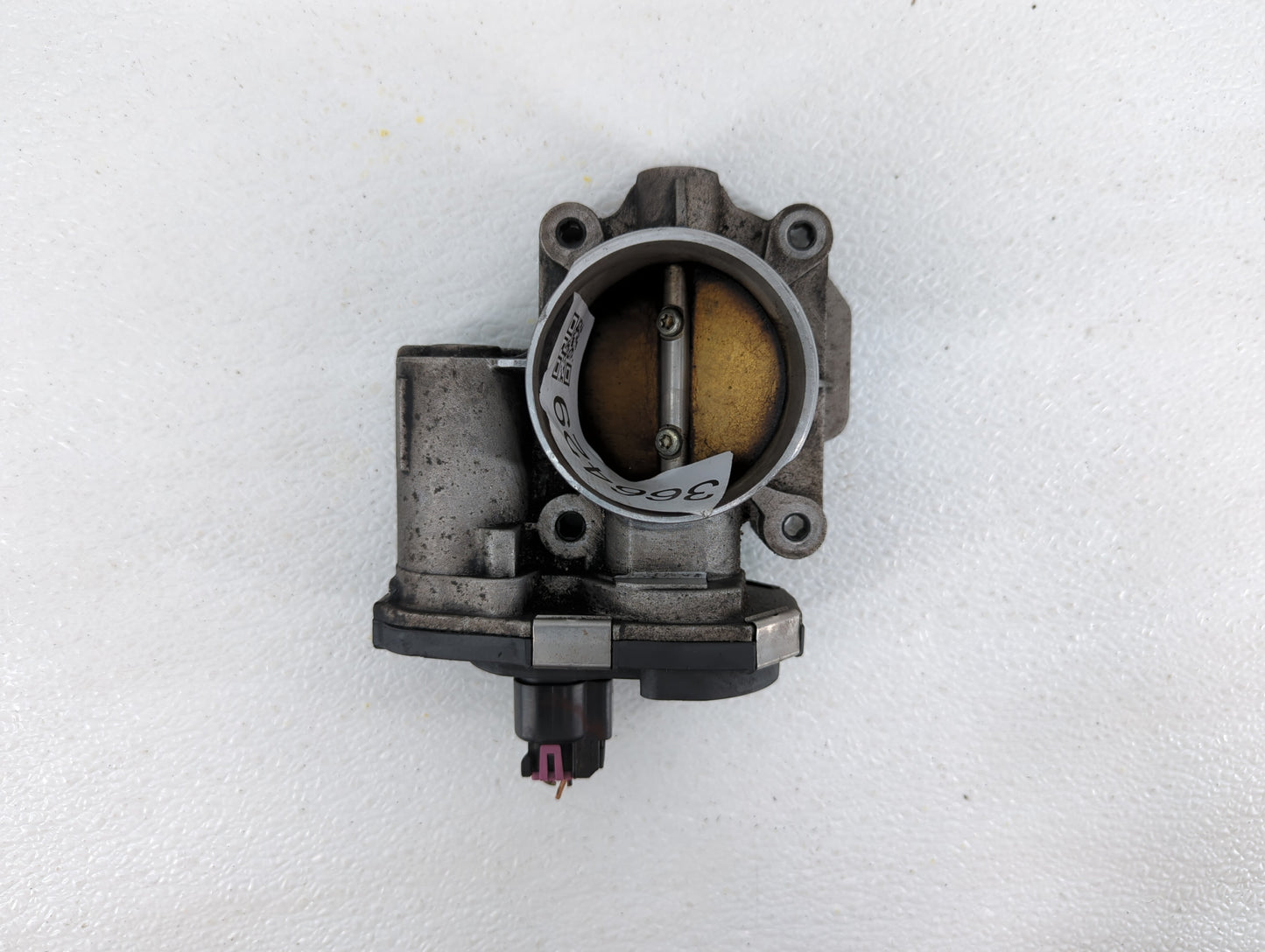 2011 Buick Regal Throttle Body P/N:9B4G-9F991-A 668AA, 186AA Fits Fits 2007 2008 2009 2010 2012 OEM Used Auto Parts - Oemuse