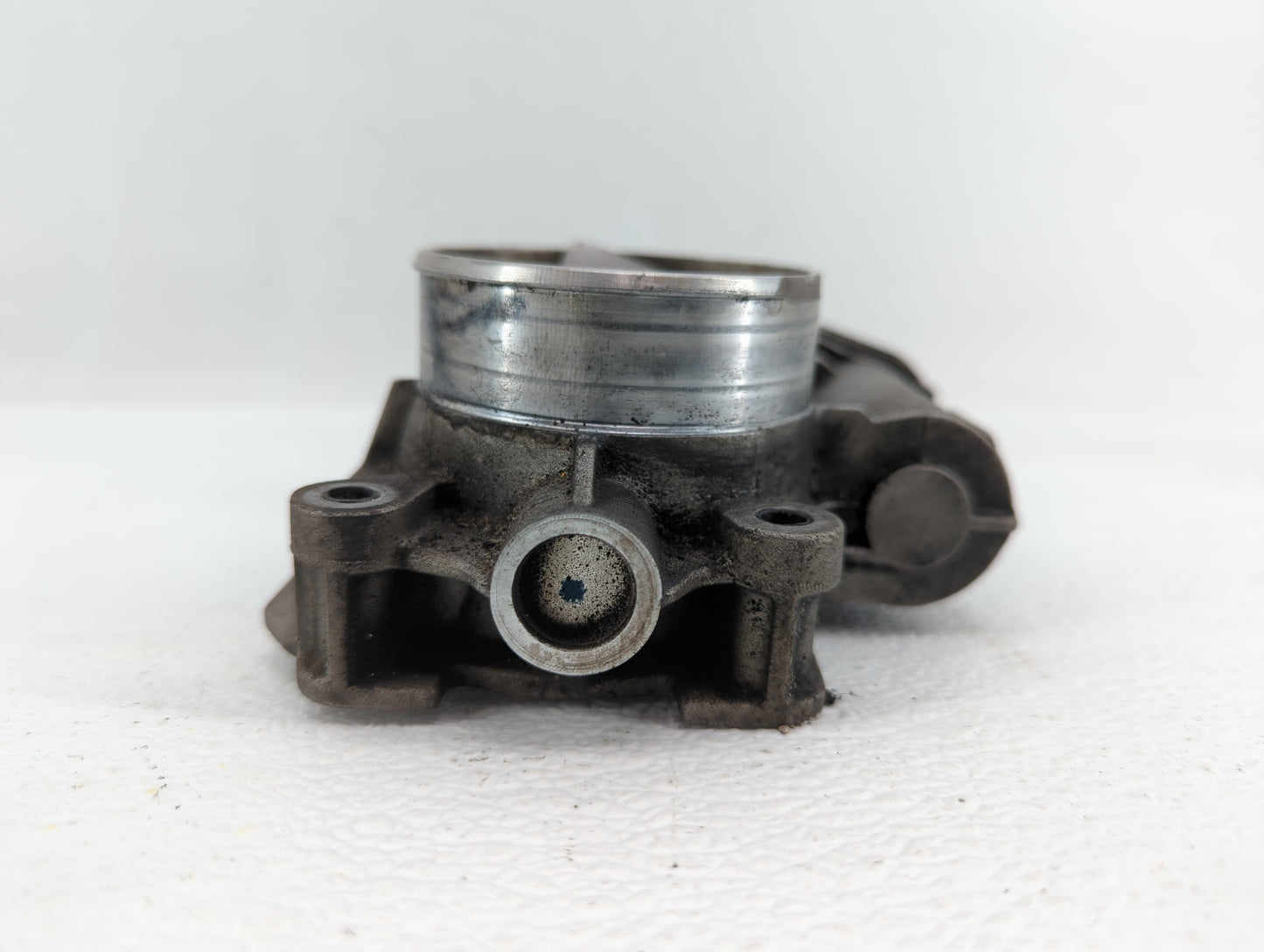 2011 Buick Regal Throttle Body P/N:9B4G-9F991-A 668AA, 186AA Fits Fits 2007 2008 2009 2010 2012 OEM Used Auto Parts - Oemuse