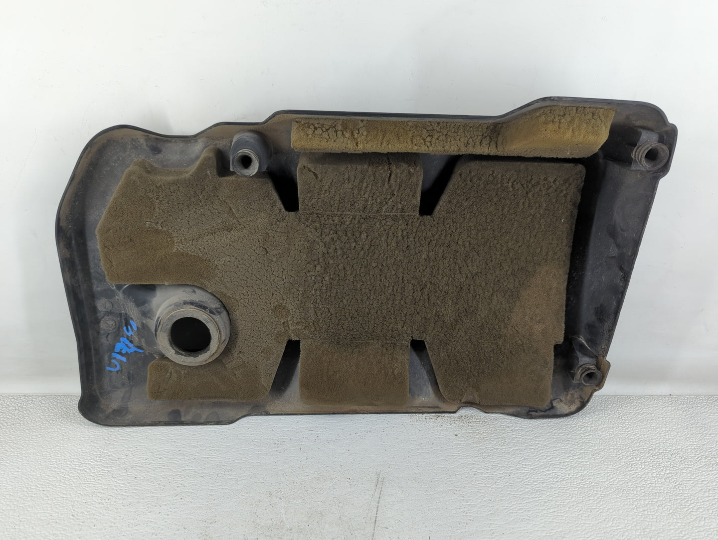 2011 Buick Regal Engine Cover - Oemusedautoparts1.com