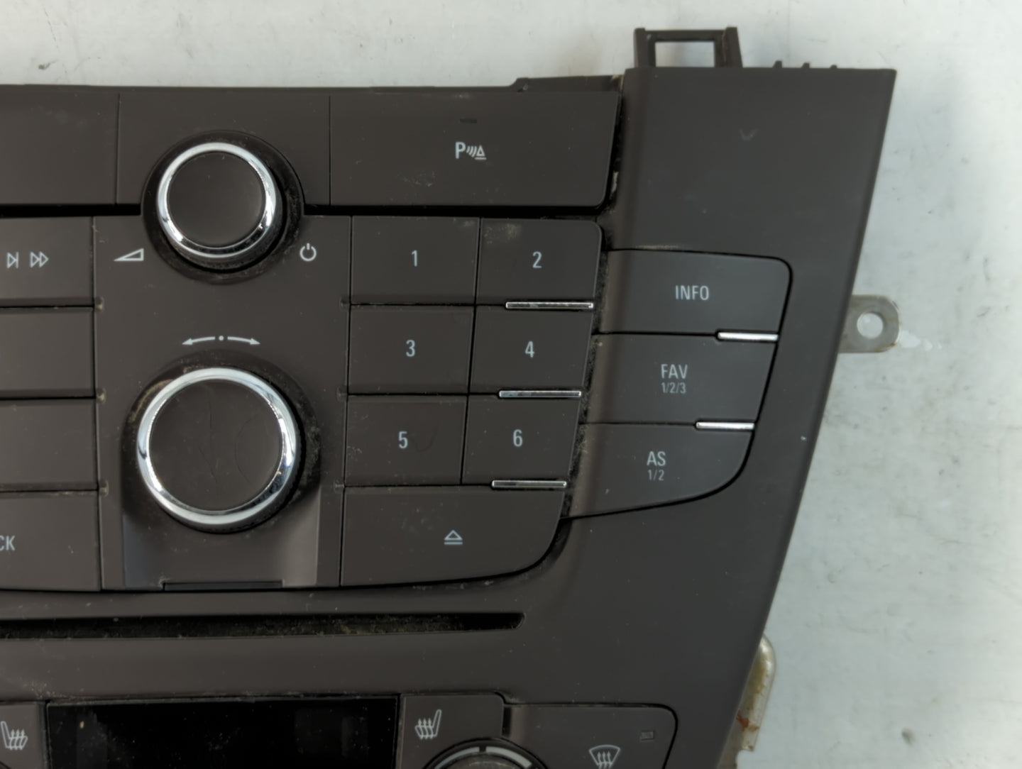 2011 Buick Regal Radio AM FM Cd Player Receiver Replacement P/N:13277916 Fits OEM Used Auto Parts - Oemusedautoparts1.com