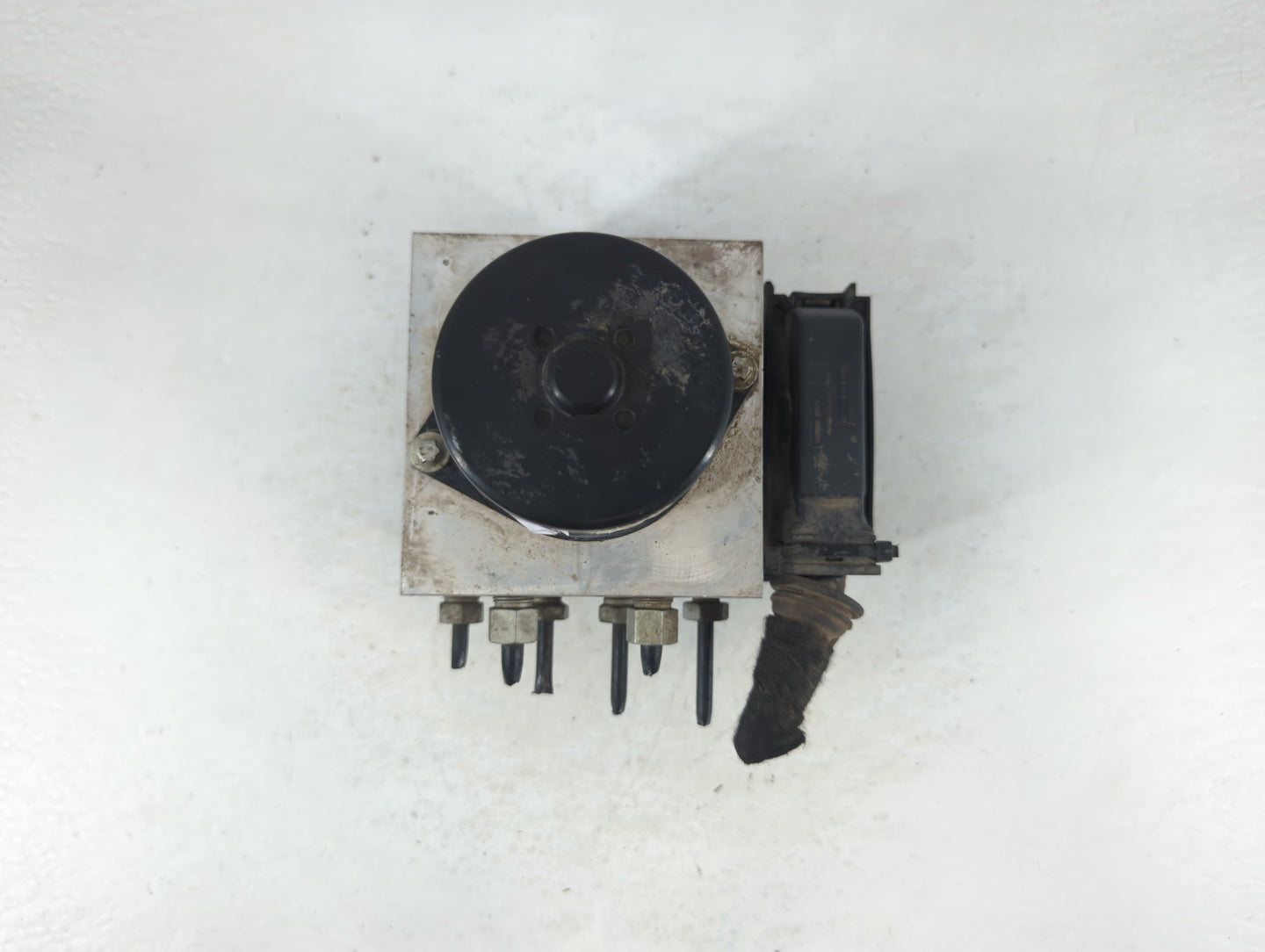 2011 Buick Regal ABS Pump Control Module Replacement P/N:13328651 Fits OEM Used Auto Parts - Oemusedautoparts1.com