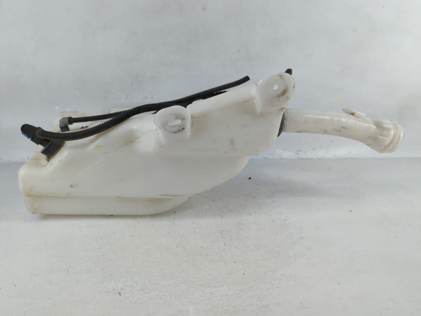 2011-2017 Buick Regal Windshield Washer Fluid Reservoir Bottle Oem - Oemusedautoparts1.com