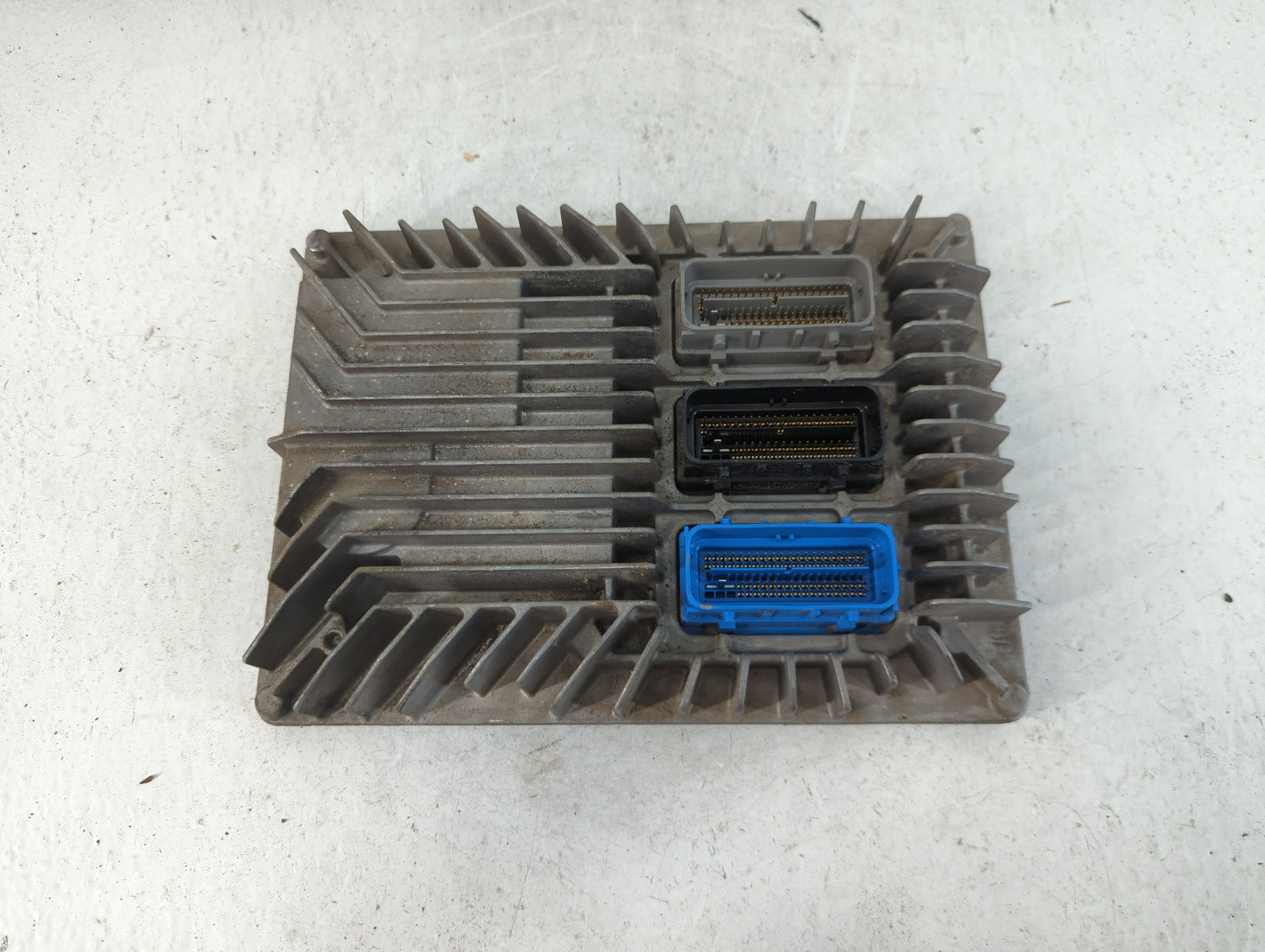 2011 Buick Regal PCM Engine Control Computer ECU ECM PCU OEM P/N:12639986 Fits Fits 2010 2012 2013 OEM Used Auto Parts - Oem