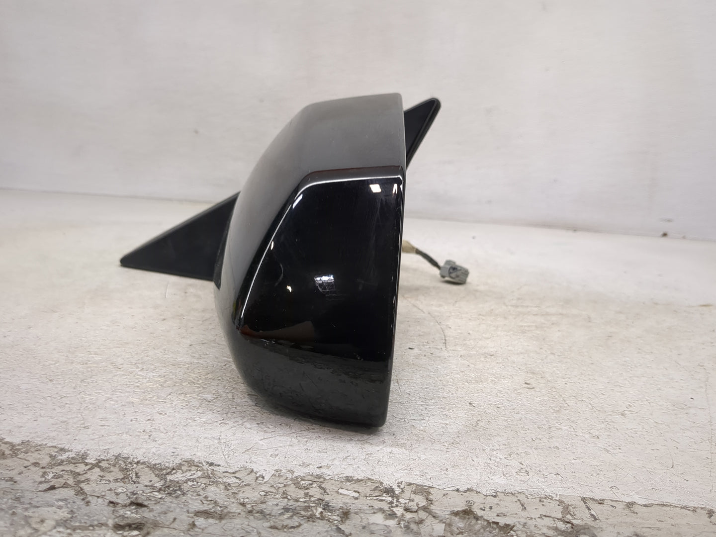 2008-2014 Cadillac Cts Driver Side View Mirror - Left Door Mirror OEM Used - Oemusedautoparts1.com