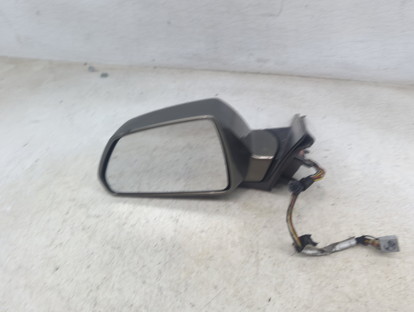2008-2014 Cadillac Cts Driver Side View Mirror - Left Door Mirror OEM Used - Oemusedautoparts1.com