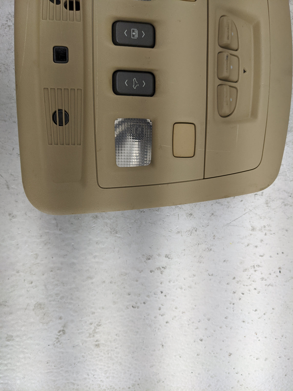 2011 Cadillac Cts Overhead Roof Console Tan - Oemusedautoparts1.com