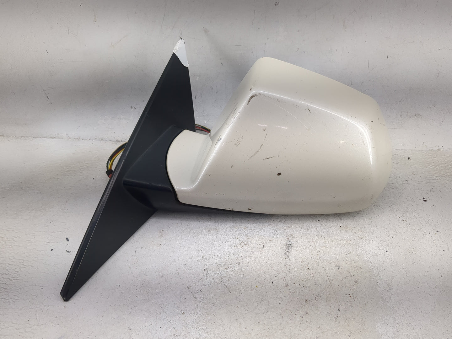 2011-2014 Cadillac Cts Driver Side View Mirror - Left Door Mirror OEM Used - Oemusedautoparts1.com