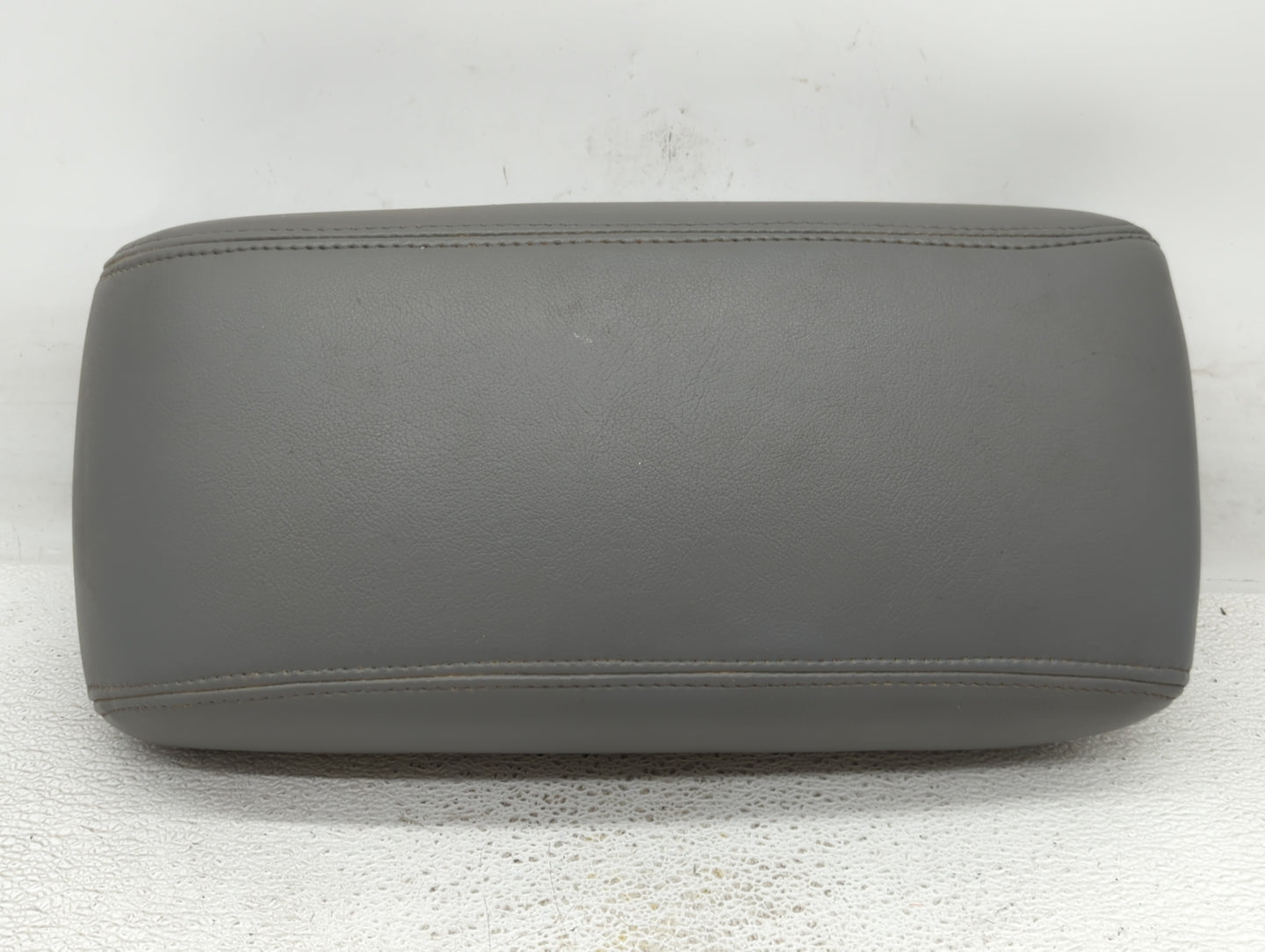 2011 Cadillac Cts Center Console Armrest Cover Lid Gray - Oemusedautoparts1.com