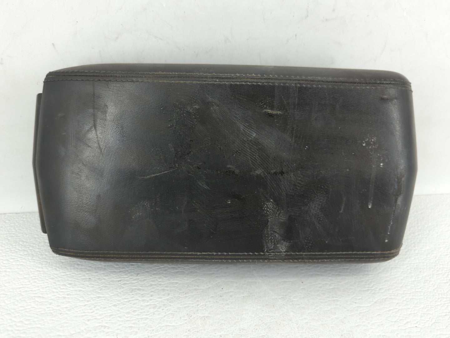 2011 Cadillac Cts Center Console Armrest Cover Lid Black - Oemusedautoparts1.com