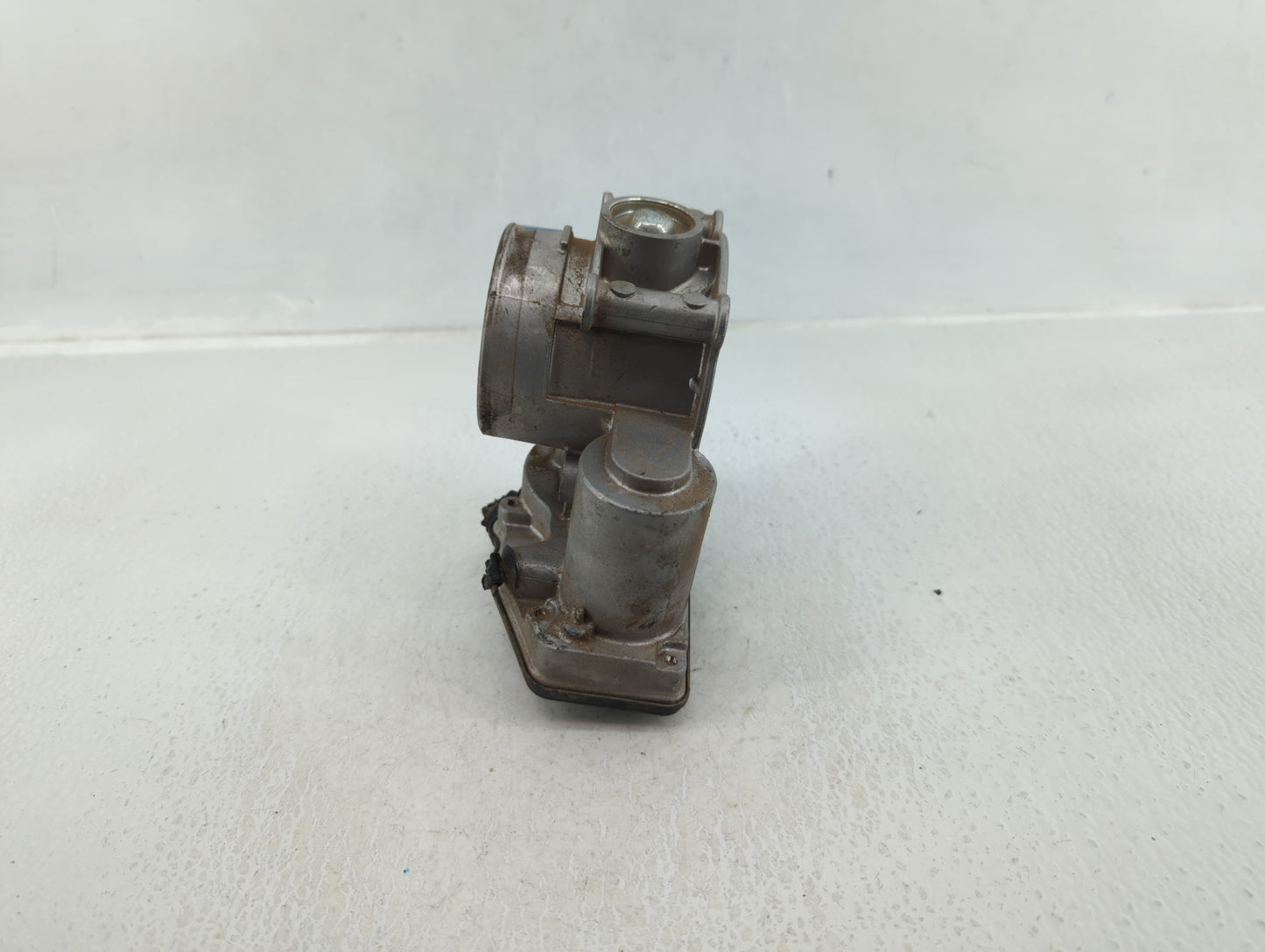 2008-2011 Cadillac Cts Throttle Body P/N:DS7E-9F991-AJ Fits Fits 2007 2008 2009 2010 2011 2012 OEM Used Auto Parts - Oemused