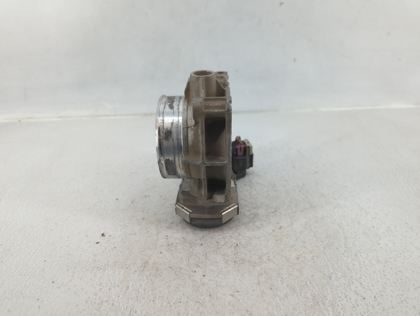 2008-2011 Cadillac Cts Throttle Body P/N:111AA 994AA Fits Fits 2007 2008 2009 2010 2011 2012 OEM Used Auto Parts - Oemusedau