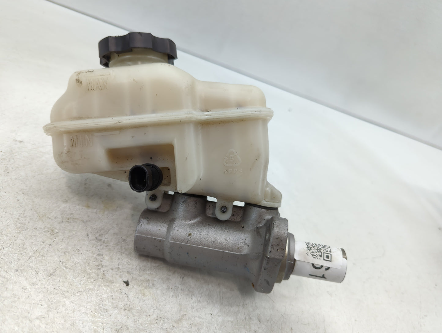 2009-2011 Cadillac Cts Brake Master Cylinder - Oemusedautoparts1.com