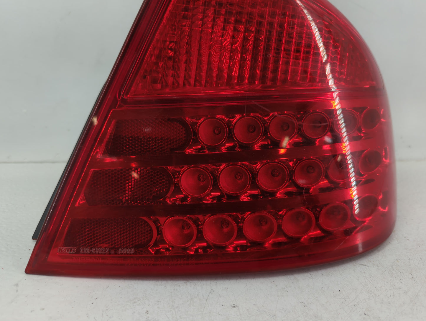 2008-2014 Cadillac Cts Tail Light Assembly Passenger Right OEM P/N:220-63622 Fits Fits 2008 2009 2010 2011 2012 2013 2014 OE
