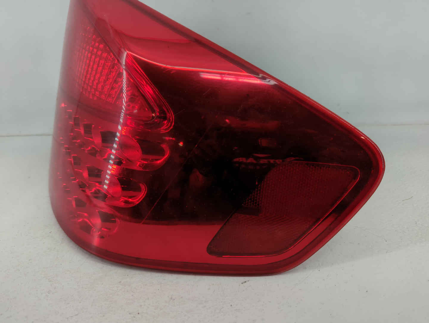 2008-2014 Cadillac Cts Tail Light Assembly Passenger Right OEM P/N:220-63622 Fits Fits 2008 2009 2010 2011 2012 2013 2014 OE