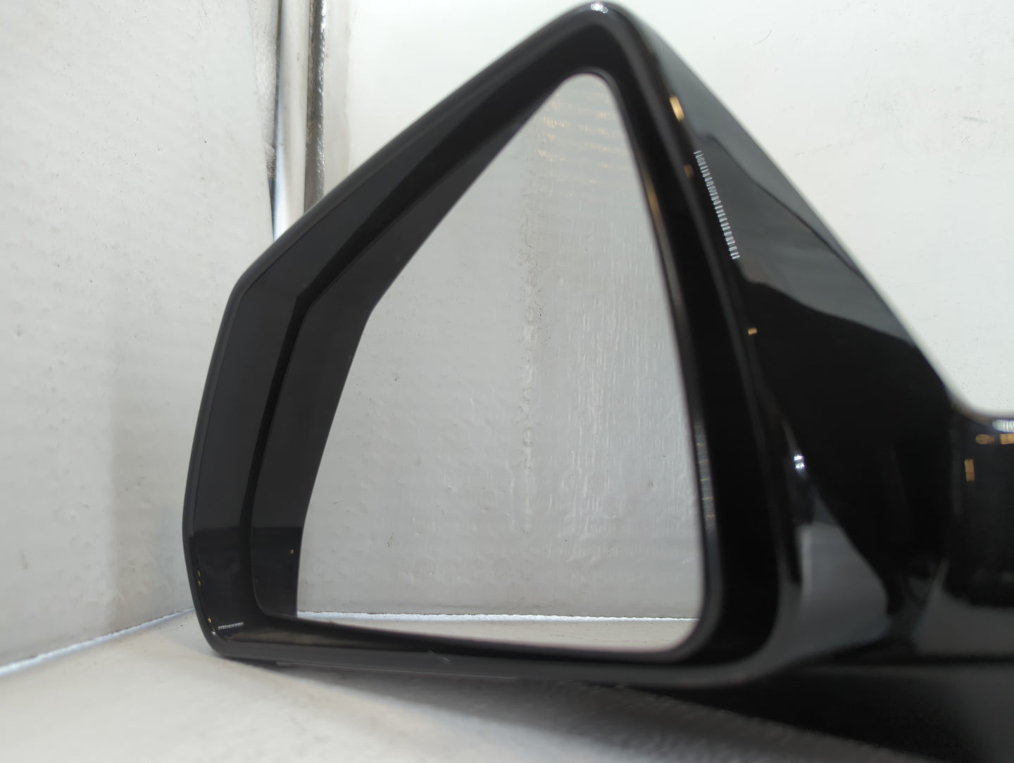 2008-2014 Cadillac Cts Side Mirror Replacement Driver Left View Door Mirror P/N:E11026131 Fits OEM Used Auto Parts - Oemused