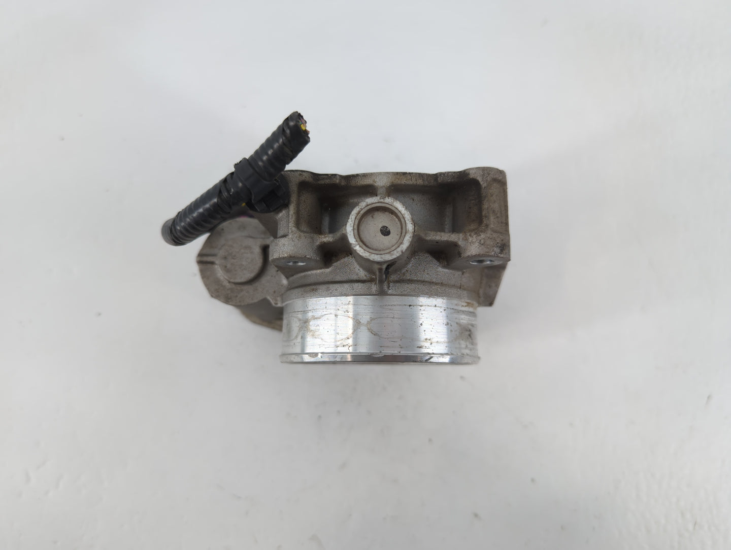 2008-2011 Cadillac Cts Throttle Body P/N:3287B 009IA, 1927AA Fits Fits 2007 2008 2009 2010 2011 2012 OEM Used Auto Parts - O