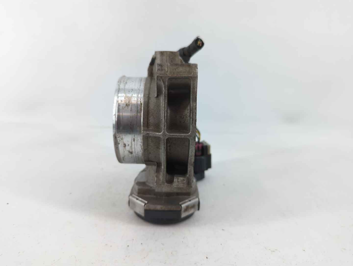 2008-2011 Cadillac Cts Throttle Body P/N:3287B 009IA, 1927AA Fits Fits 2007 2008 2009 2010 2011 2012 OEM Used Auto Parts - O