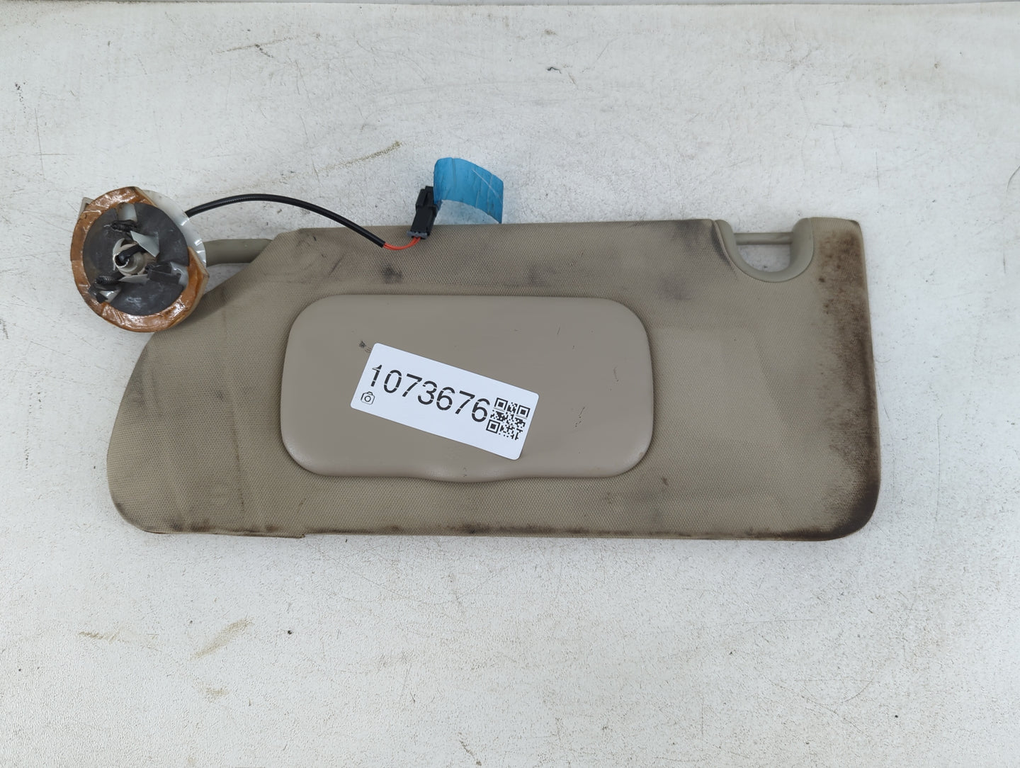 2008-2011 Cadillac Dts Sun Visor Shade Replacement Passenger Right Mirror Fits Fits 2008 2009 2010 2011 OEM Used Auto Parts 
