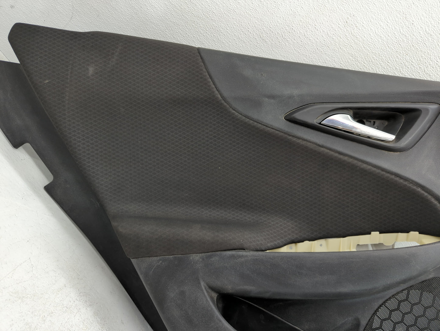 2011 Cadillac Dts Engine Cover - Oemusedautoparts1.com