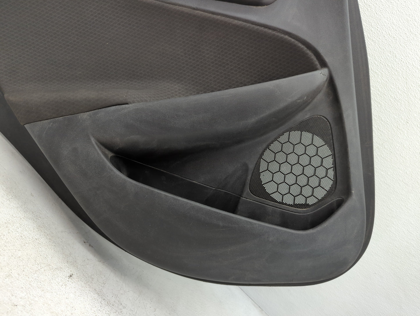 2011 Cadillac Dts Engine Cover - Oemusedautoparts1.com