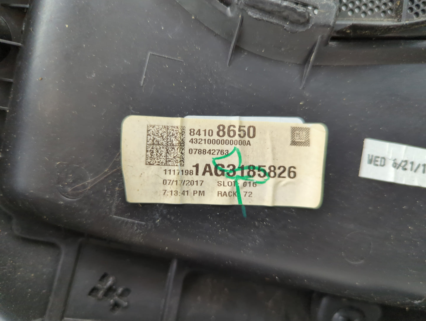 2011 Cadillac Dts Engine Cover - Oemusedautoparts1.com