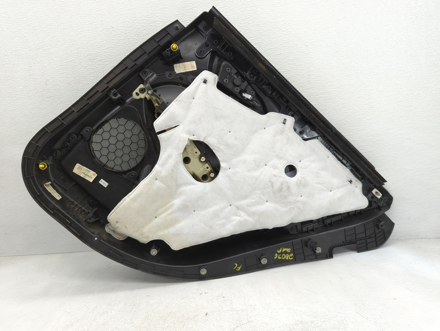 2011 Cadillac Dts Engine Cover - Oemusedautoparts1.com