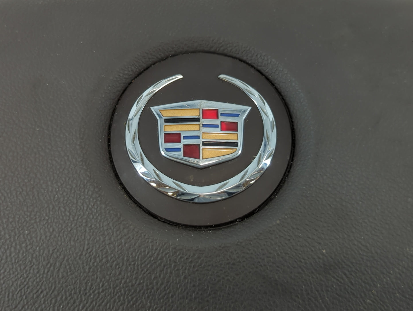 2006-2011 Cadillac Dts Air Bag Driver Left Steering Wheel Mounted Fits Fits 2006 2007 2008 2009 2010 2011 OEM Used Auto Part