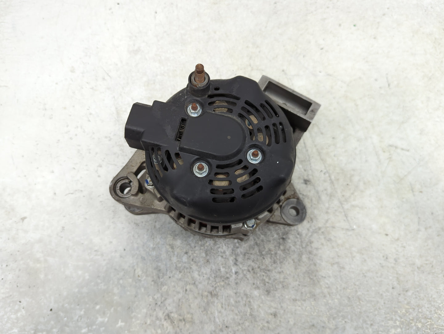 2006-2011 Cadillac Dts Alternator Replacement Generator Charging Assembly Engine OEM P/N:12782 Fits OEM Used Auto Parts - Oe