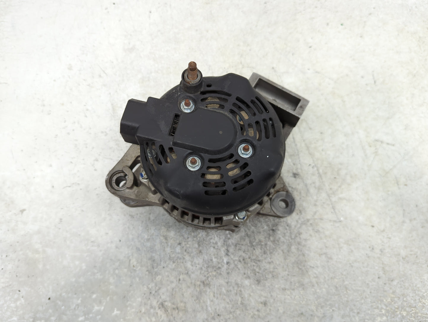 2006-2011 Cadillac Dts Alternator Replacement Generator Charging Assembly Engine OEM P/N:12782 Fits OEM Used Auto Parts - Oe