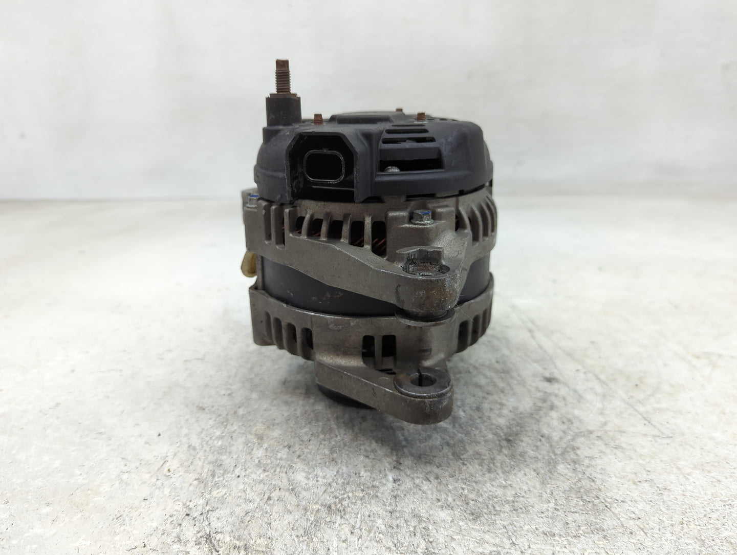 2006-2011 Cadillac Dts Alternator Replacement Generator Charging Assembly Engine OEM P/N:12782 Fits OEM Used Auto Parts - Oe