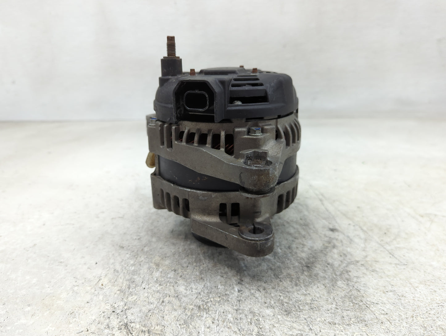 2006-2011 Cadillac Dts Alternator Replacement Generator Charging Assembly Engine OEM P/N:12782 Fits OEM Used Auto Parts - Oe